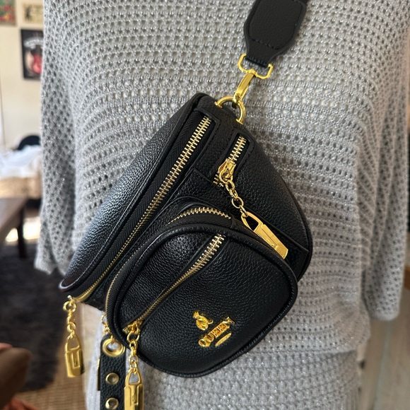 Queen Handbags - Black Pebbled Leather Zip Pouch with Gold Zippers